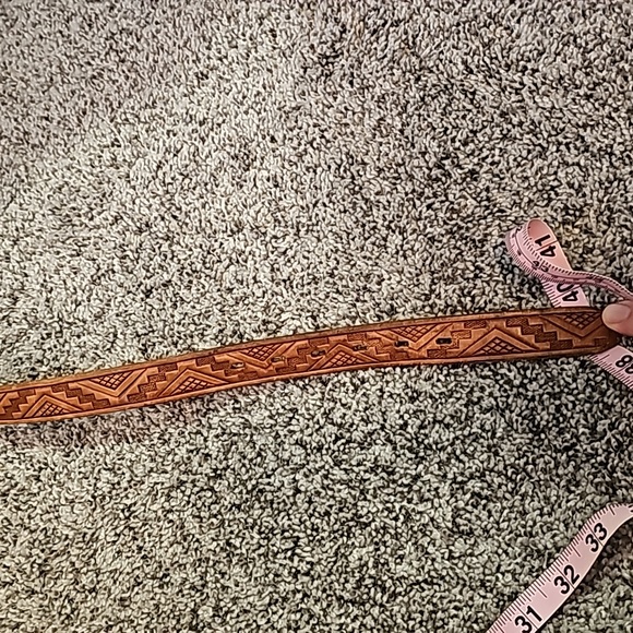 STUNNING VINTAGE BUFFALO BILL MOTEL LEATHER EMBOSSED BELT - Picture 6 of 9